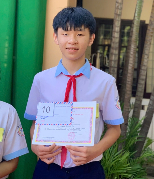 Thủ khoa lớp 10 TP Huế kể về ‘đối thủ’ đáng sợ nhất trong mùa thi- Ảnh 1.