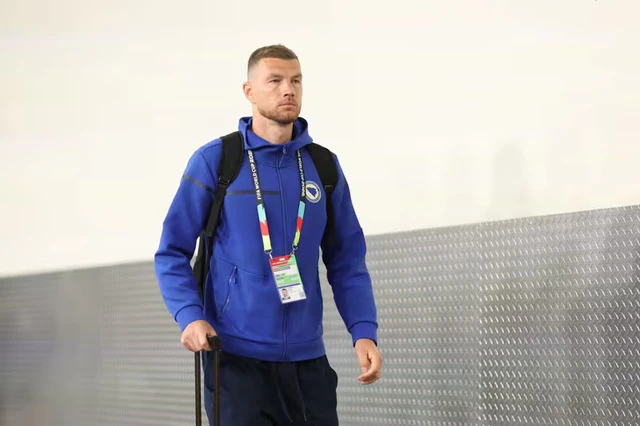 Trực tuyến Thụy Sĩ - Bosnia và Herzegovina (2h): Dzeko đá chính - Ảnh 1.