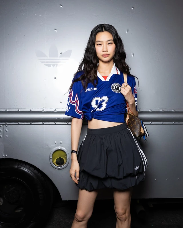 Thời trang đang bị cuốn vào cơn sốt World Cup - Ảnh 4.