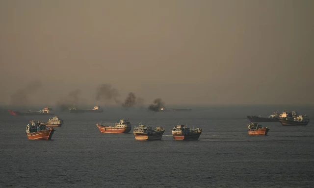 Tín hiệu tích cực tại eo biển Hormuz ngay sau thỏa thuận Mỹ - Iran - Ảnh 1. Tín hiệu tích cực tại eo biển Hormuz ngay sau thỏa thuận Mỹ - Iran - Ảnh 1.