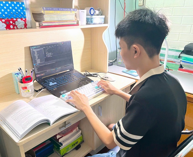 Thí sinh có tổng điểm chuyên tuyển sinh lớp 10 cao nhất Đồng Tháp- Ảnh 2.