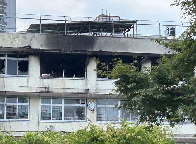 Fire at Tokyo elementary school injures 10- Ảnh 1.