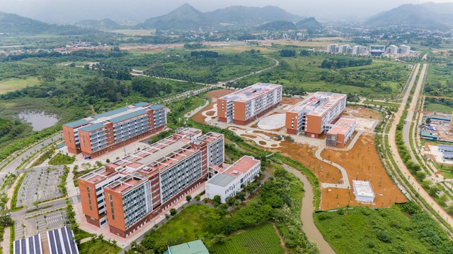 ĐHQGHN đặt mục tiêu đến năm 2030 đào tạo 10.000 chuyên gia bán dẫn - Ảnh 1.