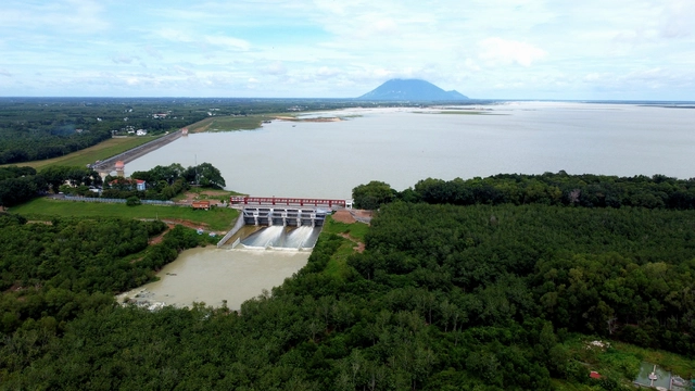 Tây Ninh sẽ phát triển 'du lịch điện ảnh' với phim trường ngoại cảnh, trung tâm sản xuất hậu kỳ gần TP.HCM - Ảnh 2.