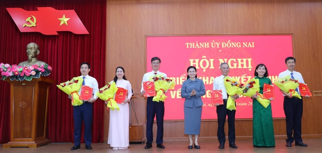 Đồng Nai điều động nhiều bí thư xã phường đi nhận nhiệm vụ mới - Ảnh 1.