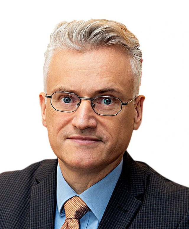Returning Vietnamese talent, foreign experts key to financial hub ambitions: German professor- Ảnh 1. Returning Vietnamese talent, foreign experts key to financial hub ambitions: German professor- Ảnh 1.