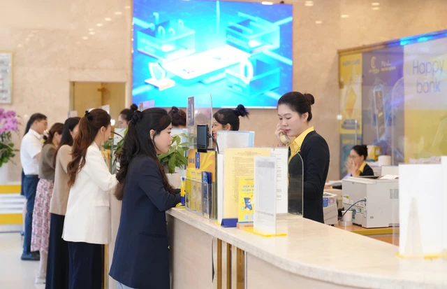 FiinRating duy trì xếp hạng tín nhiệm Nam A Bank ở mức “A-“, triển vọng “ổn định” - Ảnh 1.
