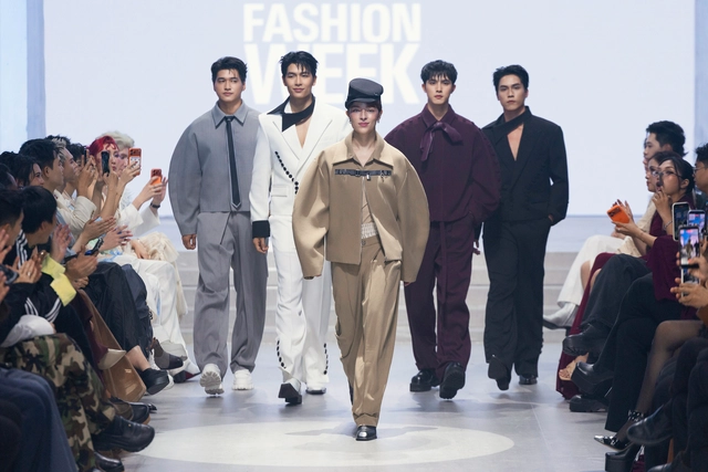F4 điện ảnh Võ Điền Gia Huy, Quốc Anh, Ma Ran Đô, Trần Ngọc Vàng trình diễn gây sốt tại AVIFW - Ảnh 1.