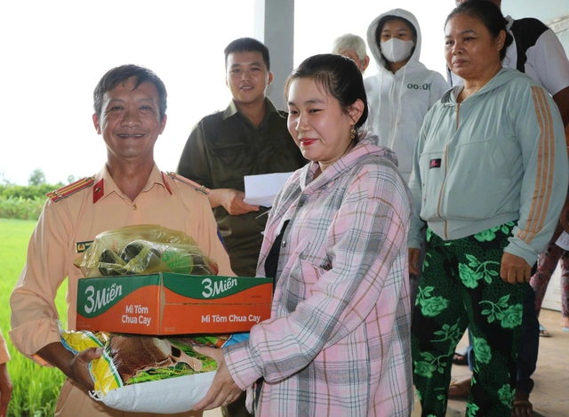 Làm gì để không còn chuyện dân chạy xe mô tô, xe gắn máy trên cao tốc Lộ Tẻ - Rạch Sỏi? - Ảnh 2.