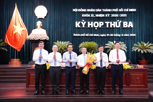 Miễn nhiệm Phó chủ tịch UBND TP.HCM Bùi Xuân Cường để thực hiện công tác cán bộ - Ảnh 2.