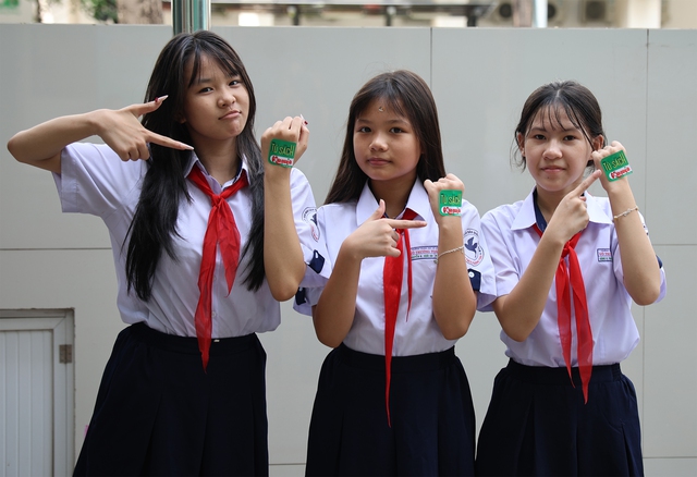 CLB Gió Đông đem truyện hay, sách quý gửi bạn bè vùng xa - Ảnh 3.