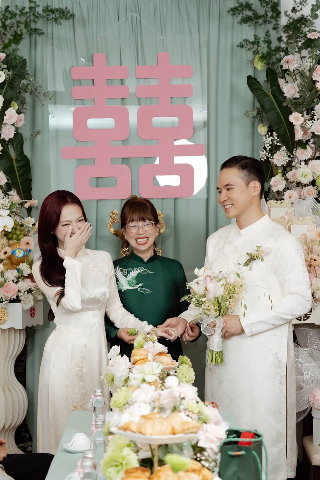 Xuân Nghi lên xe hoa cùng kỹ sư công nghệ Nhật Minh , Đám cưới ngập tràn sắc màu - Ảnh 2.