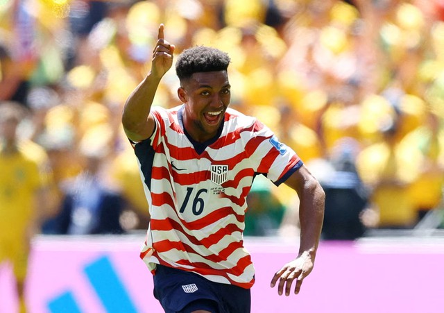 US advance to World Cup round of 32 with dominant 2-0 win over Australia- Ảnh 3. US advance to World Cup round of 32 with dominant 2-0 win over Australia- Ảnh 3.