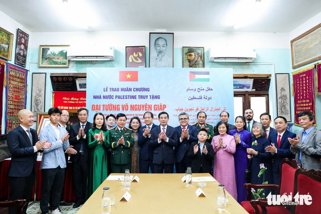 Palestine posthumously awards highest state honor to Vietnam's General Vo Nguyen Giap- Ảnh 5. Palestine posthumously awards highest state honor to Vietnam's General Vo Nguyen Giap- Ảnh 5.