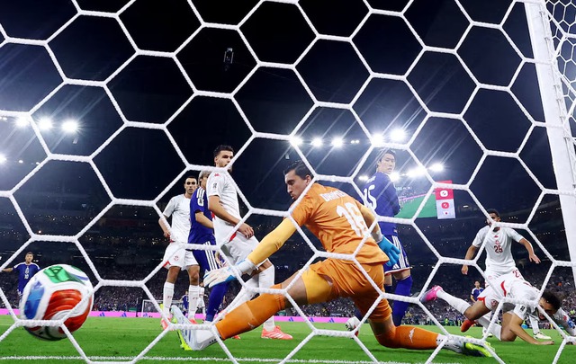Japan rout Tunisia 4-0 as Ueda shines in World Cup's 1,000th match- Ảnh 6. Japan rout Tunisia 4-0 as Ueda shines in World Cup's 1,000th match- Ảnh 6.