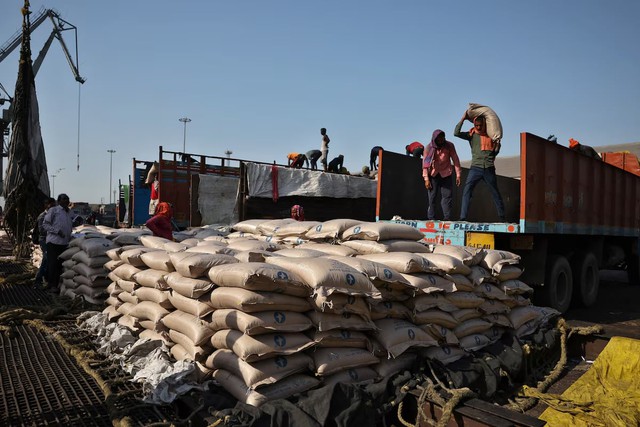 India likely won't export sugar for years as El Nino, ethanol squeeze supply - Ảnh 1.