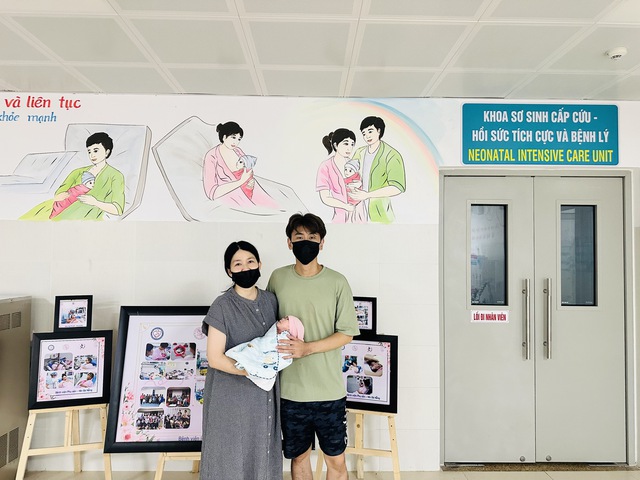 Da Nang medical team helps 720-gram Singaporean infant survive after high-risk birth- Ảnh 1.