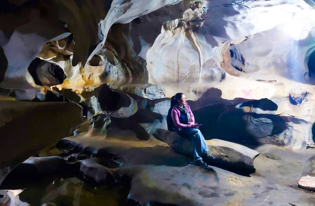 Southern Vietnam's historic stalactite cave reopens after makeover, free admission for now - Ảnh 2.