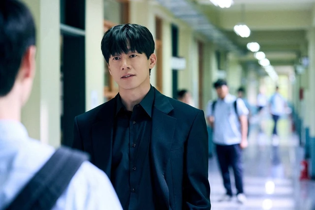Teach you a lesson chưa hạ nhiệt, Kim Moo Yeol đã rục rịch phim mới- Ảnh 1.