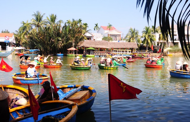 Da Nang launches long-term creator community, offers perks for tourism promotion- Ảnh 1.