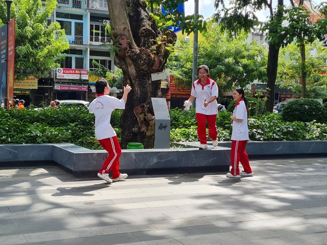 Học sinh Trường THPT Nguyễn Hữu Thọ tham gia lớp học mở, truy tìm kho báu tri thức - Ảnh 16.