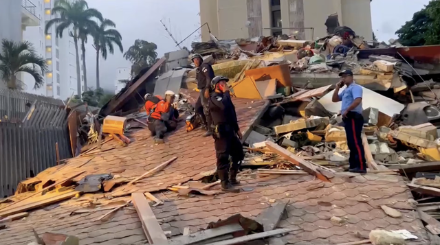 Buildings collapse as quakes rock Venezuela, 'high casualties' likely- Ảnh 1.