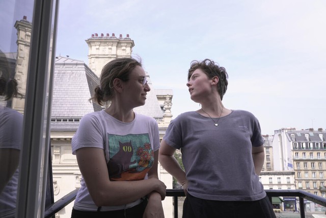 Dreamy Paris rooftops become a heat-trapping nightmare - Ảnh 1.