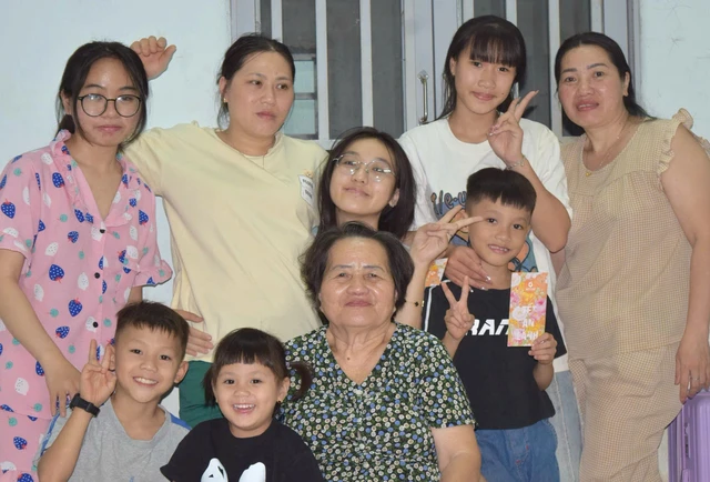 Ngày Gia đình Việt Nam 28-6: Nhà là nơi để con trở về - Ảnh 1.