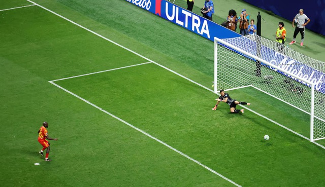 Wissa double fires DR Congo to first World Cup win and England showdown- Ảnh 4.