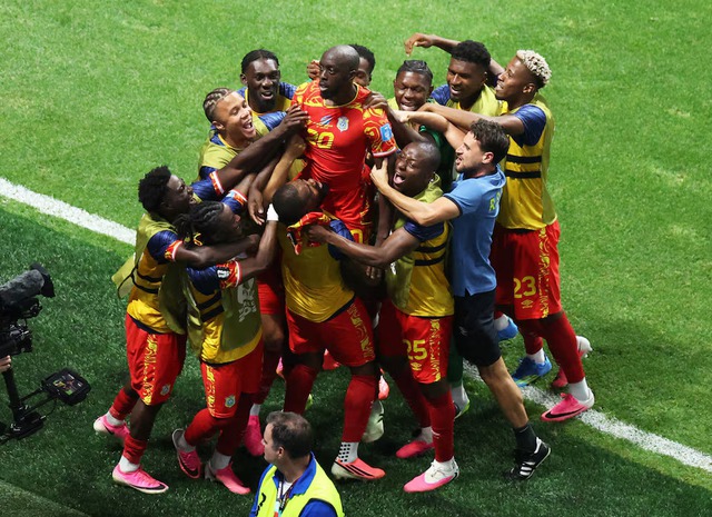Wissa double fires DR Congo to first World Cup win and England showdown- Ảnh 1.
