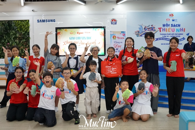 Viết văn về bữa cơm gia đình, bạn nhỏ mong "con không một mình" - Ảnh 6.