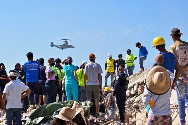 Venezuela quake death toll nears 1,500 as rescue work goes on- Ảnh 6.