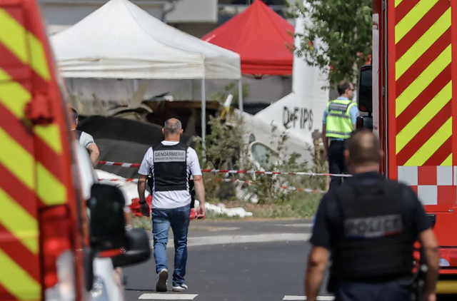 Eleven people killed in plane crash in northeastern France- Ảnh 1.