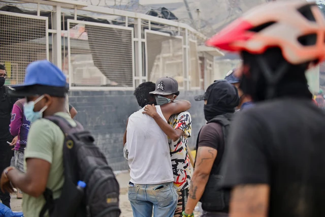 Venezuela quake death toll nears 1,500 as rescue work goes on- Ảnh 5.