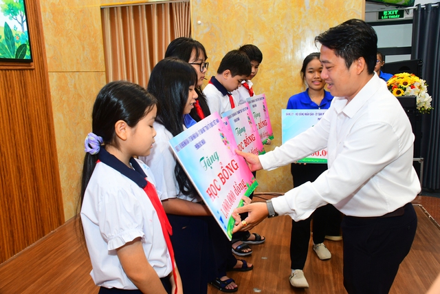 Lãnh đạo phường Đức Nhuận lắng nghe tiếng nói trẻ em - Ảnh 3.