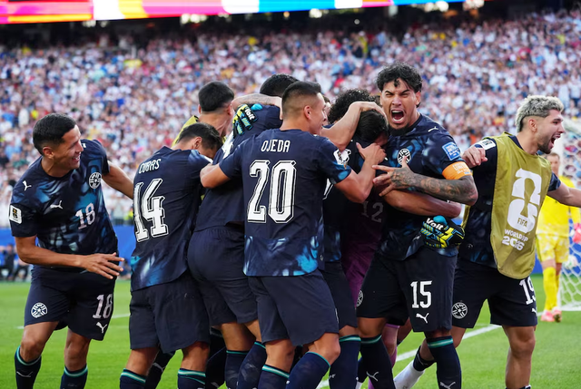 Paraguay stun Germany on penalties to reach World Cup last 16 - Ảnh 1.