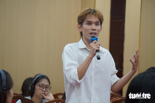 French experts encourage Vietnamese youth to master AI responsibly- Ảnh 3.