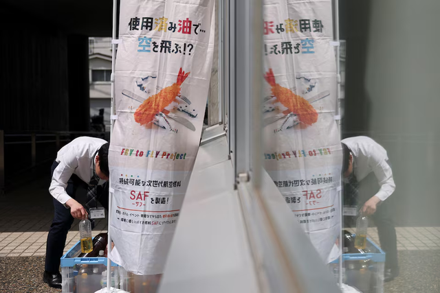 Japan steps up efforts on cooking oil in race for sustainable aviation fuel- Ảnh 4.