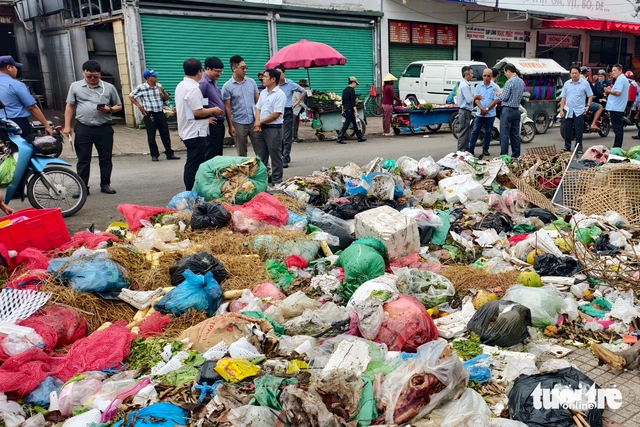 Ho Chi Minh City to install more cameras around waste-ridden wholesale market - Ảnh 1.