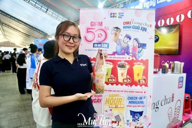 Lễ hội Tài chính số 2026 thu hút bạn trẻ với trải nghiệm công nghệ, quà tặng hấp dẫn- Ảnh 3. Lễ hội Tài chính số 2026 thu hút bạn trẻ với trải nghiệm công nghệ, quà tặng hấp dẫn- Ảnh 3.