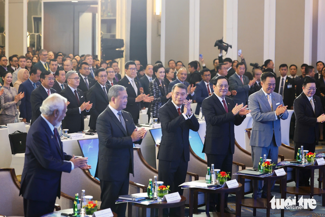 ASEAN must not only adapt but shape its own future: Vietnamese premier - Ảnh 1.