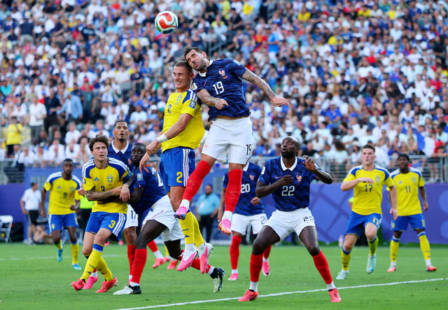 Mbappe uncorks France as Sweden are swept aside in Champagne World Cup show - Ảnh 4.