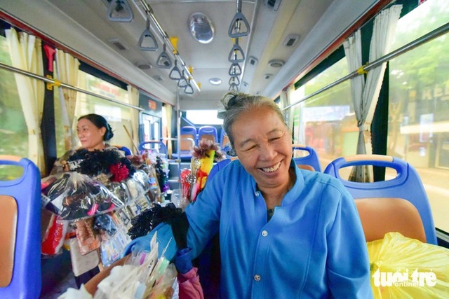 Ho Chi Minh City commuters embrace free bus rides- Ảnh 1.