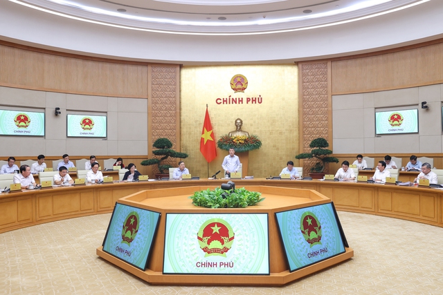 Vietnam eases licensing rules, extends tax relief to spur private sector growth - Ảnh 1.