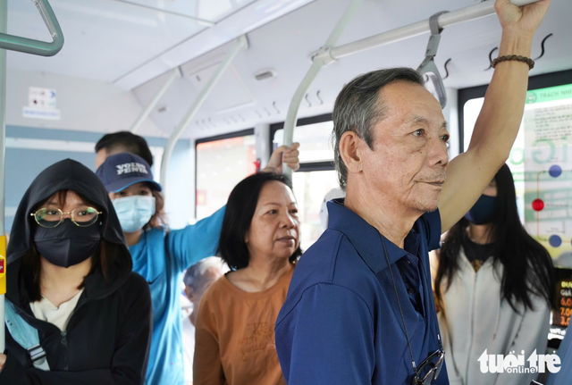 Ho Chi Minh City bus ridership jumps 33% after free fare initiative - Ảnh 1.