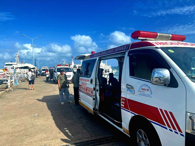 Vietnam PM orders probe after tourist speedboat capsizes off Phu Quoc, killing 15 Indians- Ảnh 1.