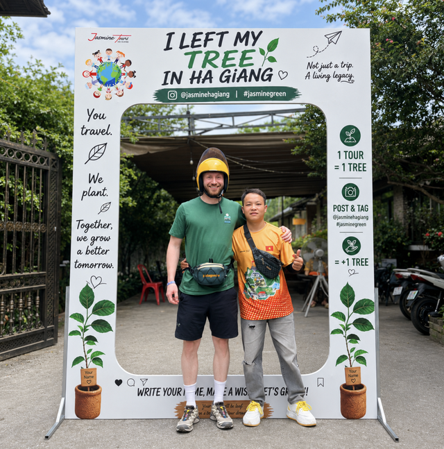 International travelers leave green legacy in northern Vietnam- Ảnh 2.