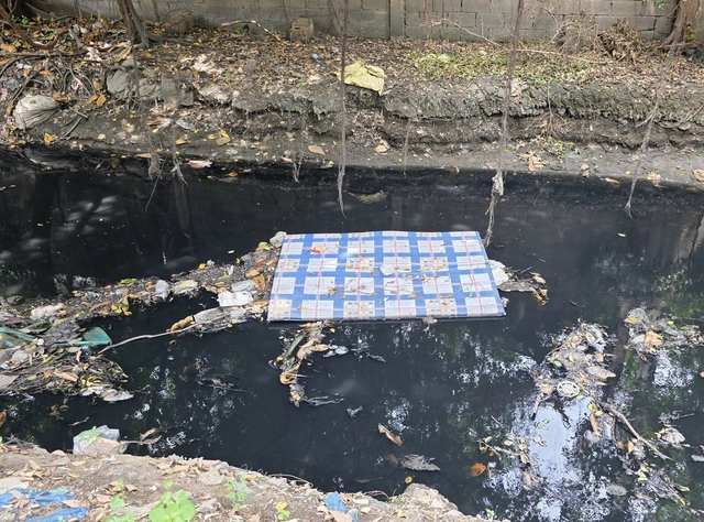 Why do people keep littering in this canal in Ho Chi Minh City?- Ảnh 5.