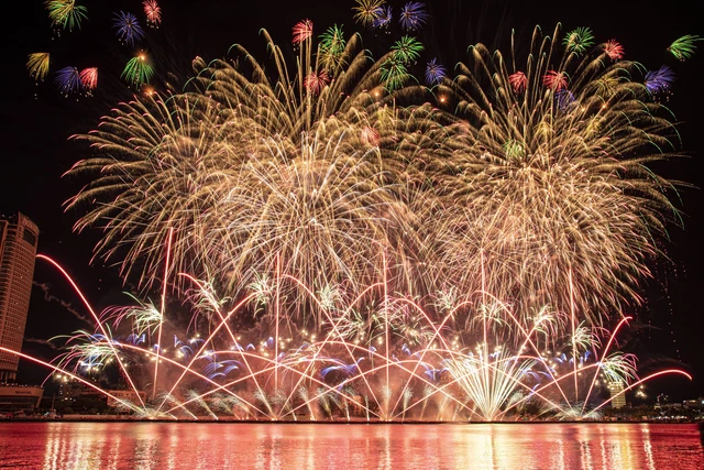 Portugal crowned 2026 Da Nang International Fireworks Festival champion- Ảnh 1.