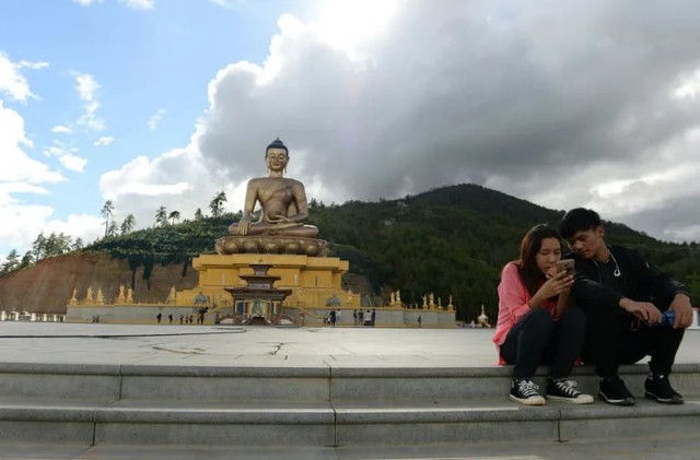 Bhutan battles 'existential' population crisis with birth drive- Ảnh 1.